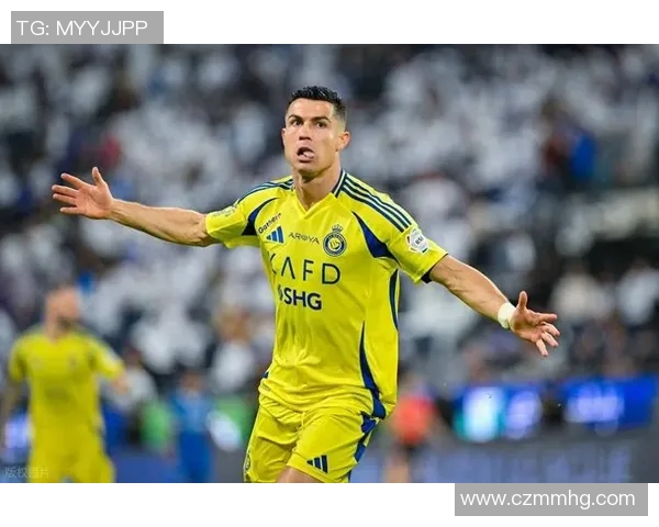 足球明星私密瞬间曝光引发热议球迷热情高涨各界反响不一